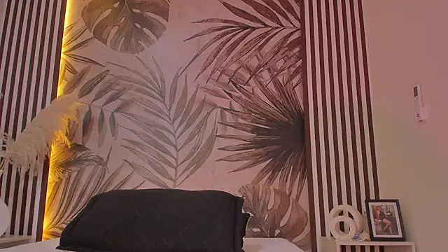 Snapshot of Samaantha-White chatting on November 2025 11:42:02 AM Samaantha-White online show from November 2025 11:42:02 AM