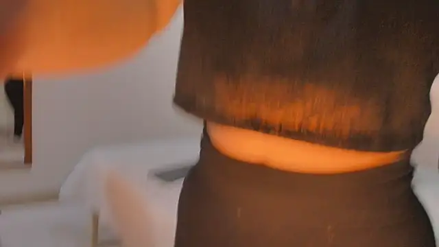 Snapshot of Samaantha-White chatting on November 2025 11:31:02 AM Samaantha-White online show from November 2025 11:31:02 AM