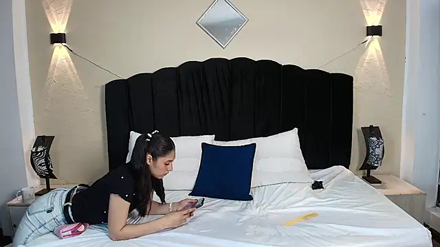 Ambarross online show from October 2025 08:09:02 PM