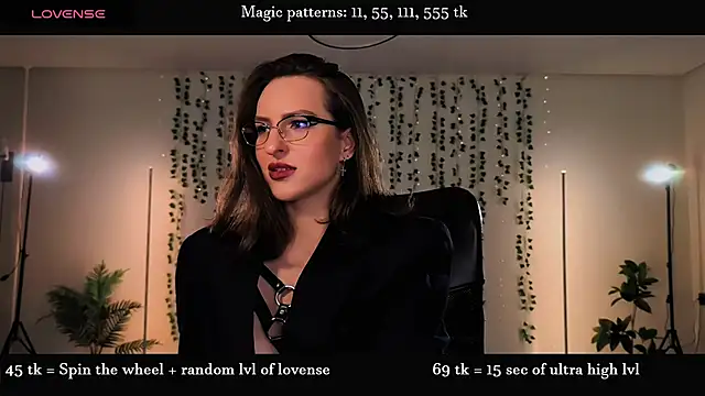 Snapshot of Alicia_x_art chatting on June 2026 06:39:01 PM Alicia x art online show from June 2026 06:39:01 PM