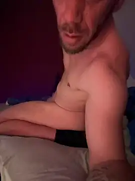 Snapshot of Bennyben8604 chatting on February 2025 02:30:01 AM Bennyben8604 online show from February 2025 02:30:01 AM