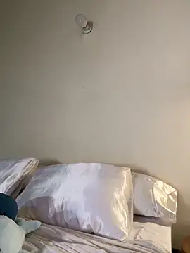 Amelia Rouse online show from October 2025 07:58:01 PM