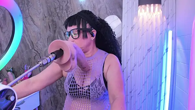 Snapshot of annie_wigg chatting on November 2025 03:17:01 AM annie wigg online show from November 2025 03:17:01 AM