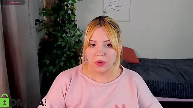 Stacy Luv online show from December 2025 09:07:01 AM