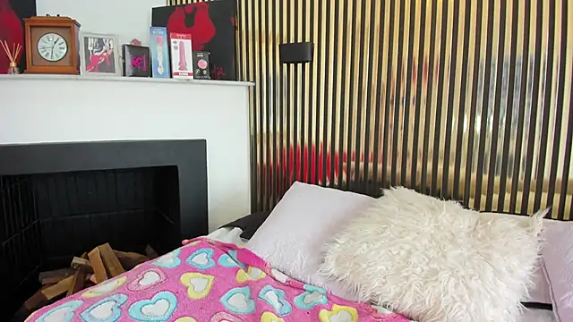 Kendaal Doshi online show from November 2025 02:00:01 PM