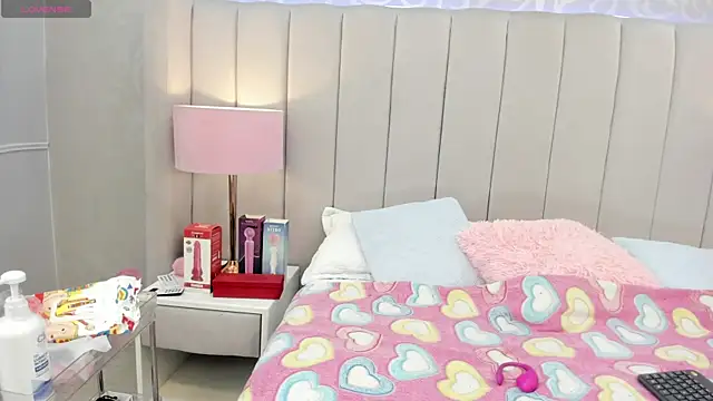 Kendaal Doshi online show from December 2025 12:23:02 PM