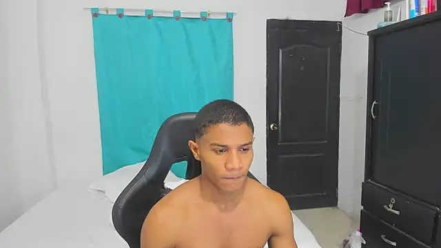 Snapshot of corzoethan chatting on October 2025 01:28:02 AM corzoethan online show from October 2025 01:28:02 AM