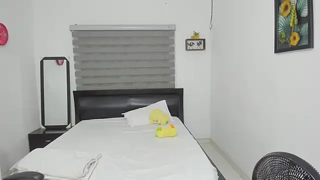 Snapshot of corzoethan chatting on November 2025 12:11:02 AM corzoethan online show from November 2025 12:11:02 AM