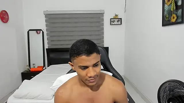 Snapshot of corzoethan chatting on November 2025 10:52:02 PM corzoethan online show from November 2025 10:52:02 PM