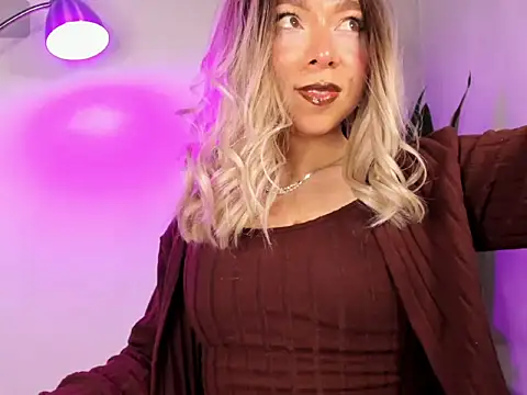 victoria qq online show from October 2025 08:05:01 PM