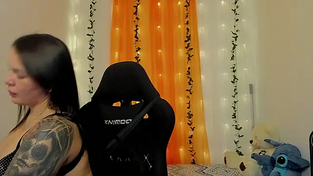 mally s1 online show from December 2024 04:27:02 PM