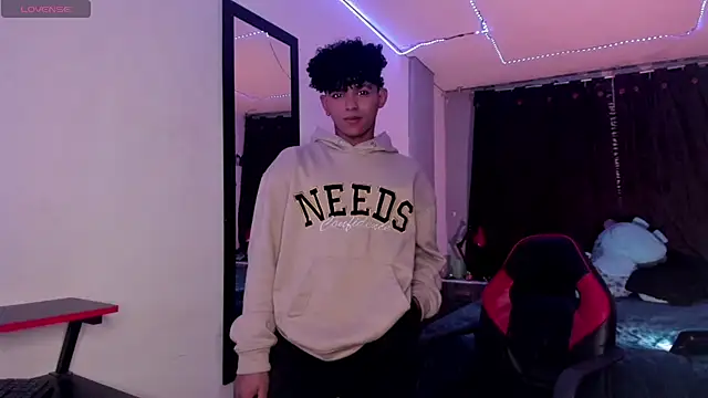 Noah Smith04 online show from September 2025 10:43:01 PM