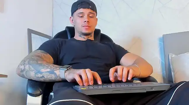 NoahhBrown online show from March 2025 03:08:01 AM