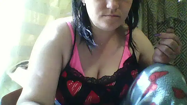 Snapshot of HollyLaBerry chatting on May 2026 06:21:03 AM HollyLaBerry online show from May 2026 06:21:03 AM