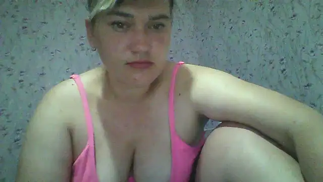 Snapshot of HollyLaBerry chatting on July 2026 07:26:01 AM HollyLaBerry online show from July 2026 07:26:01 AM