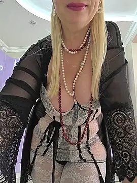 HotJanet online show from November 2025 10:43:02 AM