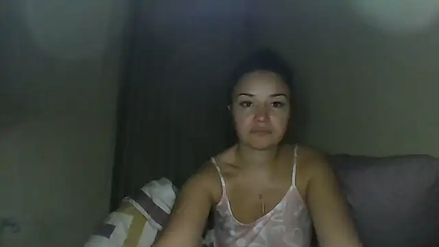 Linusya online show from November 2025 05:13:02 PM