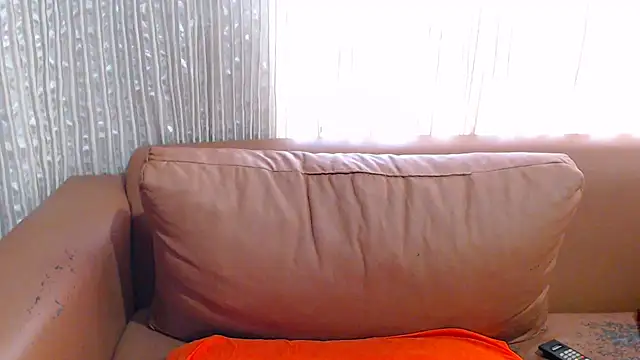 Snapshot of MATUREBUSSTY chatting on December 2024 02:44:01 PM MATUREBUSSTY online show from December 2024 02:44:01 PM