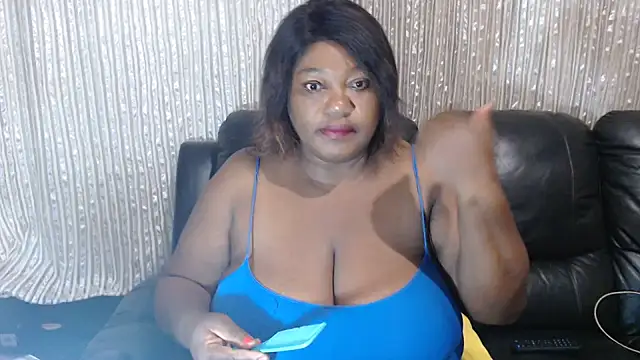 Snapshot of MATUREBUSSTY chatting on January 2025 01:18:01 AM MATUREBUSSTY online show from January 2025 01:18:01 AM