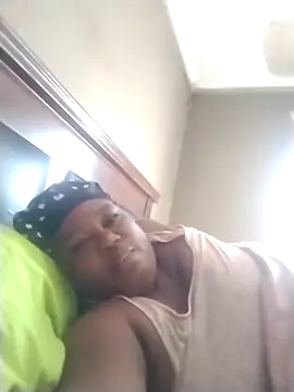 Snapshot of MATUREBUSSTY chatting on November 2025 08:59:01 AM MATUREBUSSTY online show from November 2025 08:59:01 AM