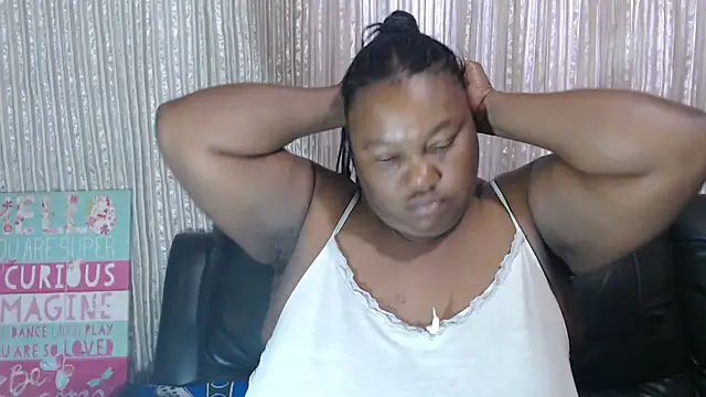 MATUREBUSSTY online show from December 2025 03:01:01 AM