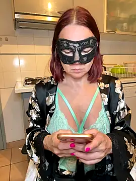 Snapshot of la_petite_prunette69 chatting on November 2025 05:18:02 AM la petite prunette69 online show from November 2025 05:18:02 AM