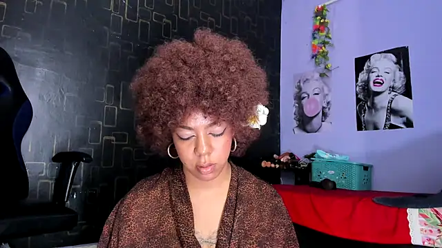 Snapshot of Alika01 chatting on February 2025 09:49:01 PM Alika01 online show from February 2025 09:49:01 PM