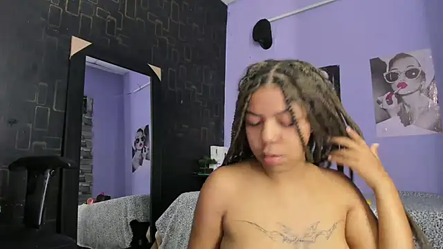 Snapshot of Alika01 chatting on March 2025 08:26:02 PM Alika01 online show from March 2025 08:26:02 PM