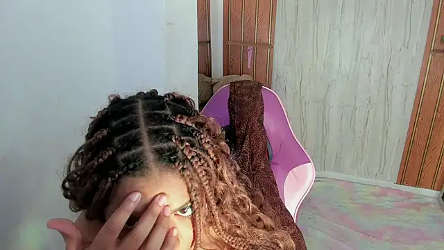 Alika01 online show from October 2025 01:29:01 PM