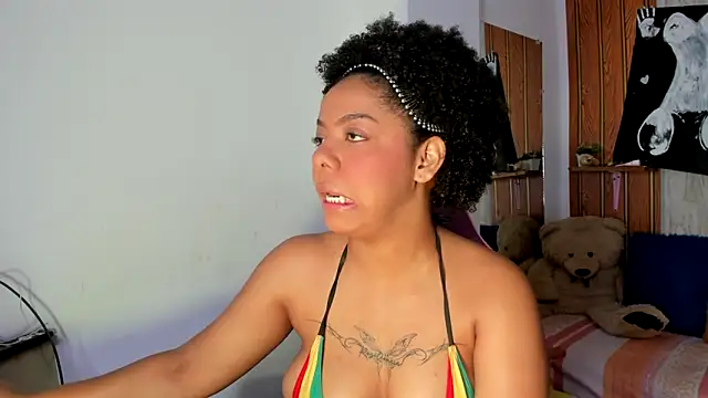 Alika01 online show from November 2025 01:36:01 PM