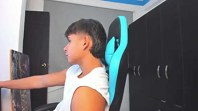 Bray Kevin online show from November 2025 01:39:01 AM