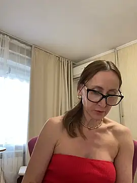 LauraDavis online show from June 2026 04:35:01 PM