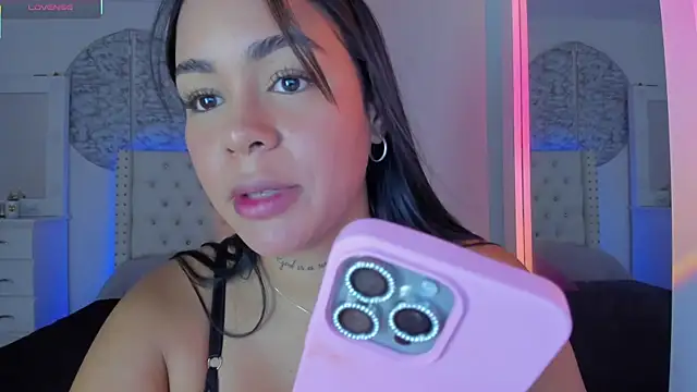 Snapshot of IsabelaVanegas_ chatting on September 2025 04:01:01 PM IsabelaVanegas  online show from September 2025 04:01:01 PM