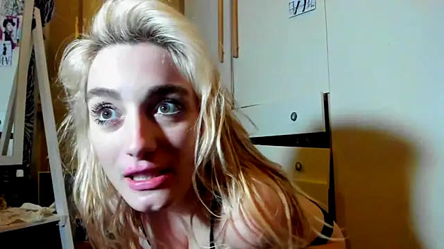 Monicbabe online show from September 2025 12:43:02 AM