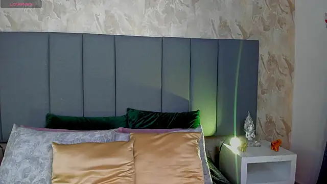 JulianaMiller online show from December 2025 12:19:01 AM