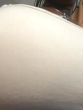 Snapshot of t-Booty_risky_ chatting on October 2025 01:54:02 PM t-Booty risky online show from October 2025 01:54:02 PM