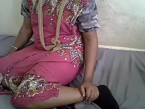 Snapshot of Crystal__Gee chatting on March 2025 07:36:01 AM Crystal  Gee online show from March 2025 07:36:01 AM