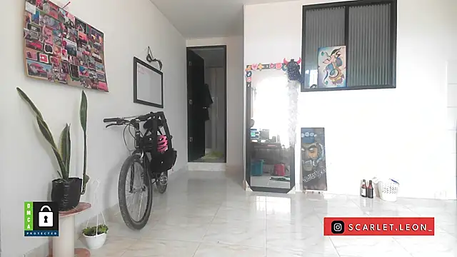 Scarletleon77 online show from October 2025 01:14:01 PM