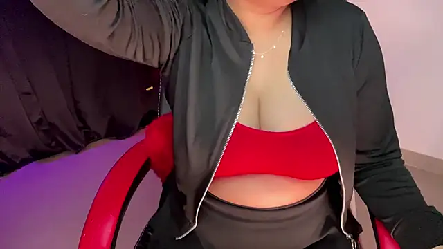 Snapshot of tigress_kashish chatting on February 2025 04:36:02 PM tigress kashish online show from February 2025 04:36:02 PM