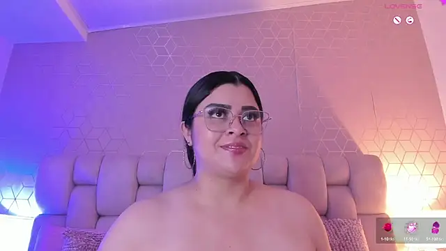 Snapshot of Emilyboobss chatting on March 2025 09:44:02 AM Emilyboobss online show from March 2025 09:44:02 AM