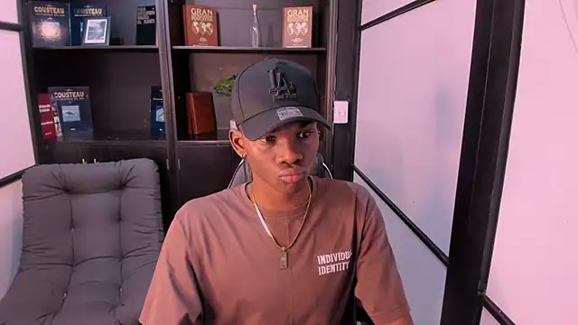 JacksonMuller  online show from November 2025 12:02:02 PM