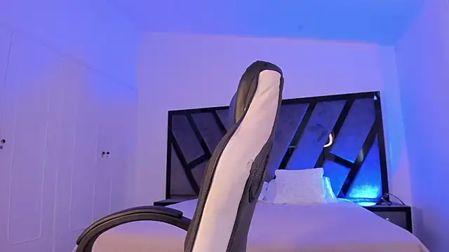 JacksonMuller  online show from February 2026 02:11:02 PM