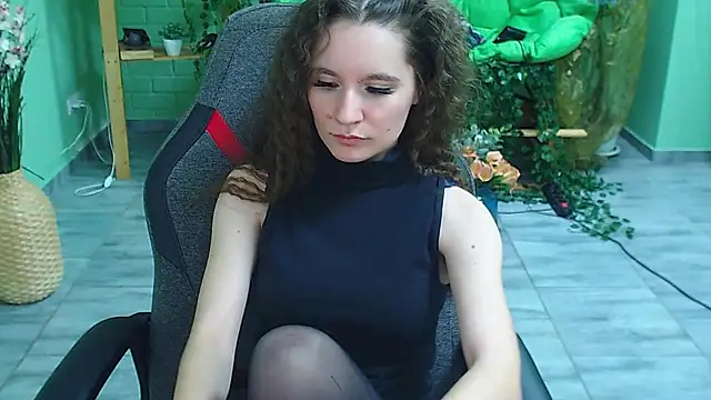 Snapshot of Miss_Barbara_ chatting on January 2025 12:48:02 AM Miss Barbara online show from January 2025 12:48:02 AM