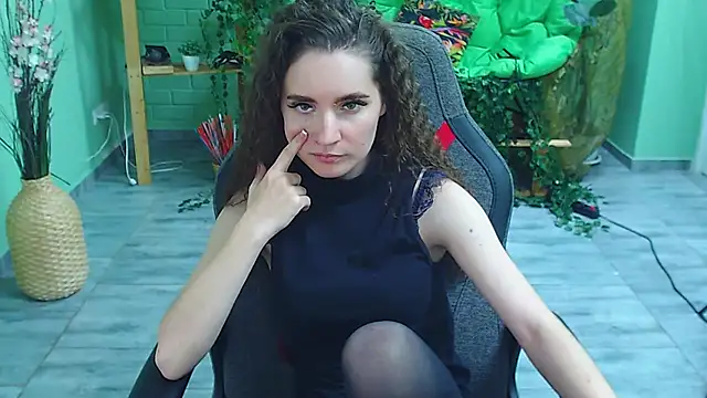 Snapshot of Miss_Barbara_ chatting on January 2025 09:33:01 PM Miss Barbara online show from January 2025 09:33:01 PM