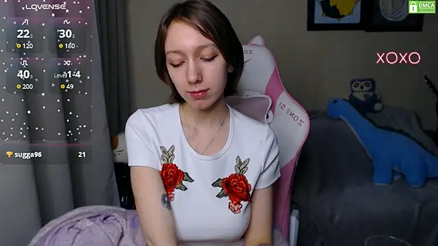 Snapshot of LeahGottty chatting on February 2025 05:25:01 AM LeahGottty online show from February 2025 05:25:01 AM