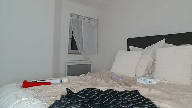 Pinpussyflower online show from February 2025 06:28:01 PM