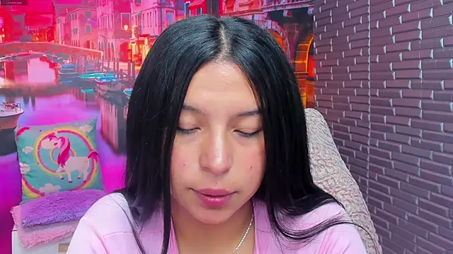 Small naughty  online show from October 2025 01:36:03 PM