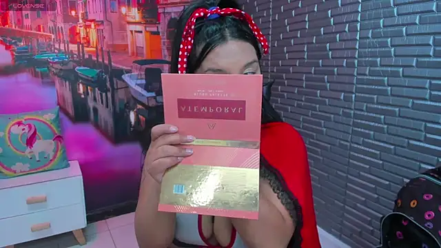 Small naughty  online show from October 2025 01:45:02 PM