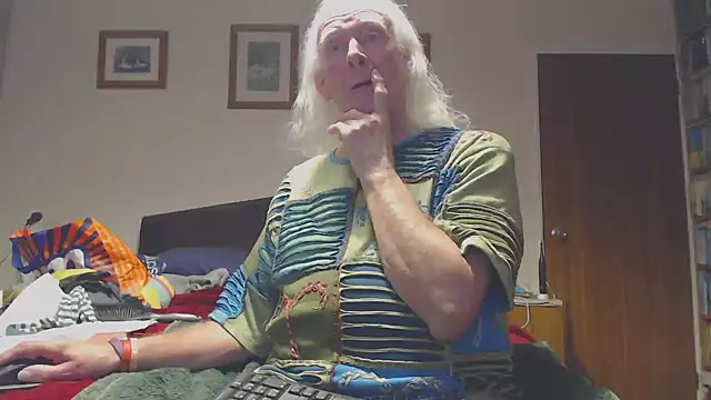 WaverlyKernow online show from February 2026 01:15:02 PM