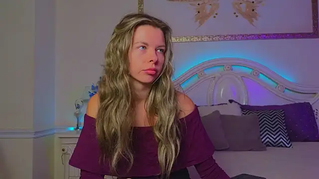 Real Tini online show from October 2025 11:54:01 AM